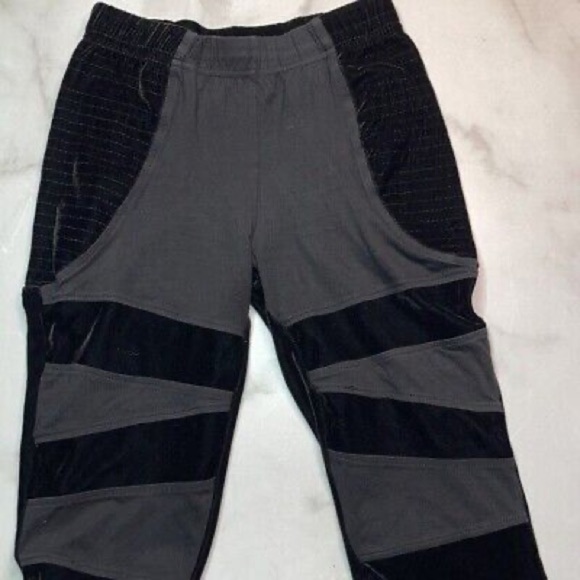 NWT - MinkPink Black Velour Banded Leggings - Size L - Picture 4 of 5
